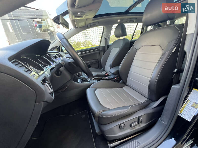 Универсал Volkswagen Golf 2015 в Запорожье