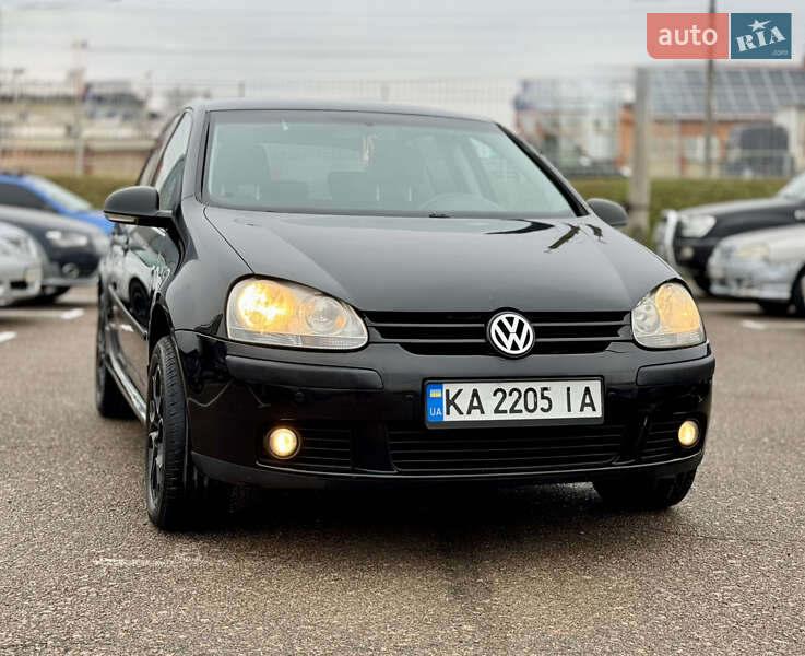 Хэтчбек Volkswagen Golf 2006 в Киеве