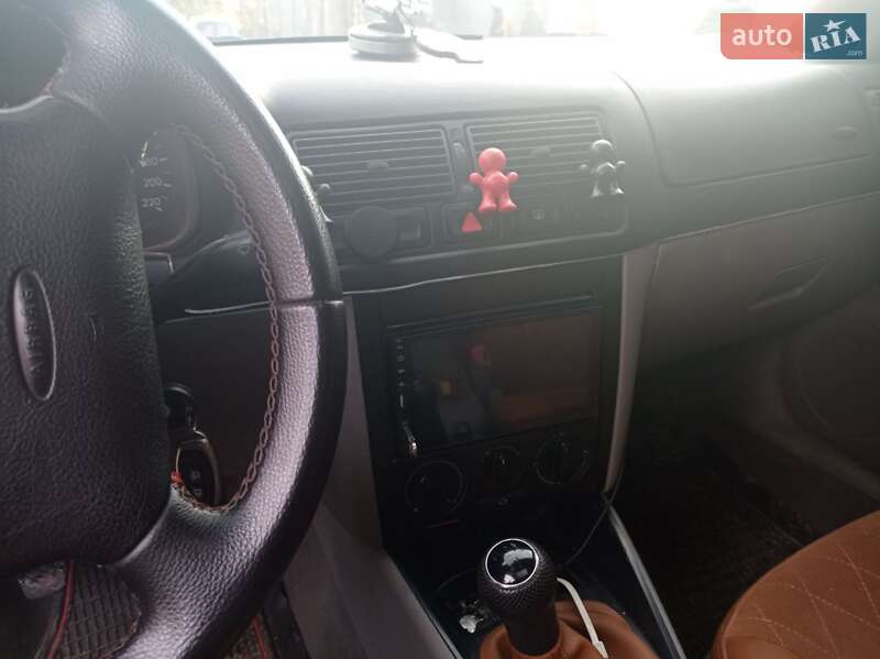 Хэтчбек Volkswagen Golf 1998 в Локачах