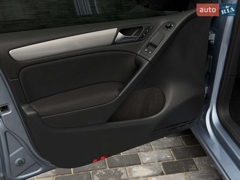 Хэтчбек Volkswagen Golf 2010 в Полтаве фото 78 Хэтчбек Volkswagen Golf 2010 в Полтаве