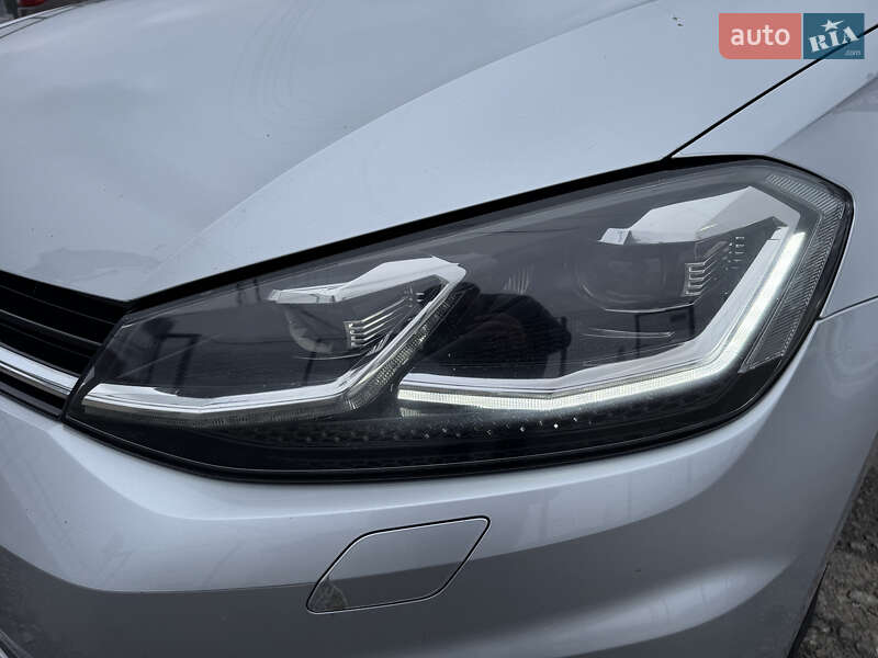 Хетчбек Volkswagen Golf 2018 в Києві