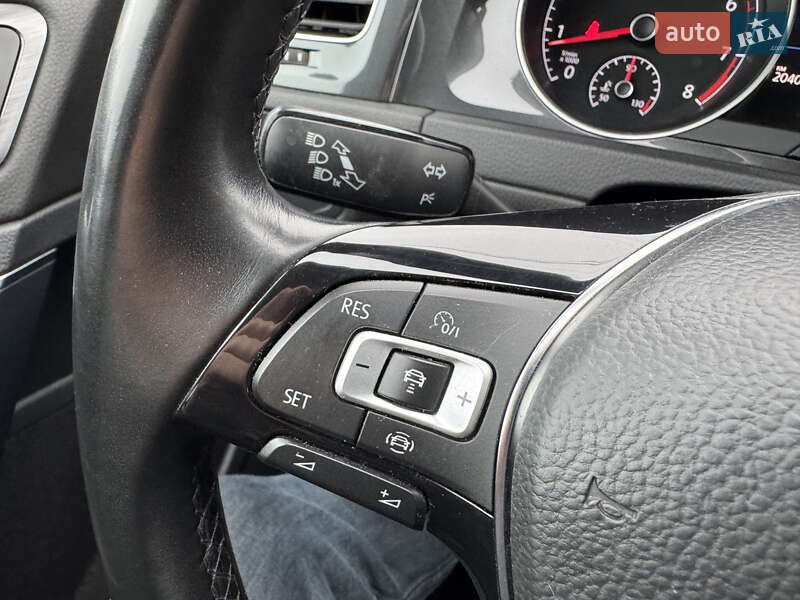 Хетчбек Volkswagen Golf 2018 в Києві