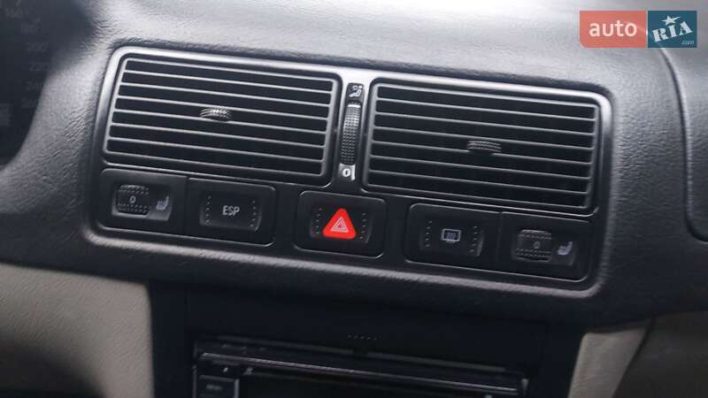 Універсал Volkswagen Golf 2001 в Харкові