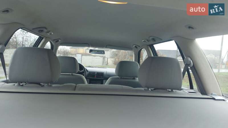 Універсал Volkswagen Golf 2001 в Харкові