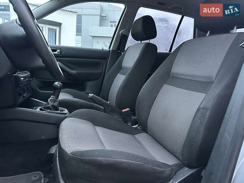 Хэтчбек Volkswagen Golf 2000 в Хмельницком