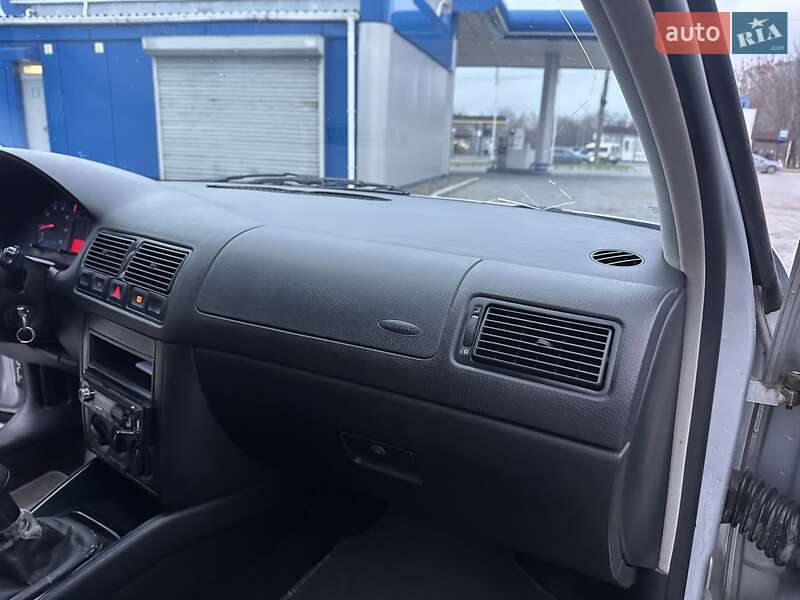 Хэтчбек Volkswagen Golf 2000 в Хмельницком