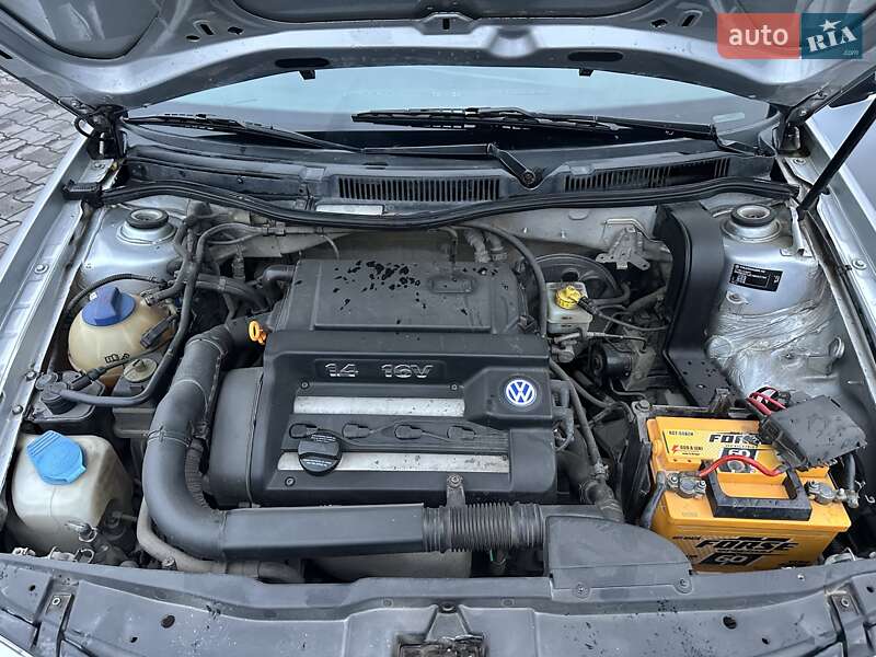 Хэтчбек Volkswagen Golf 2000 в Хмельницком