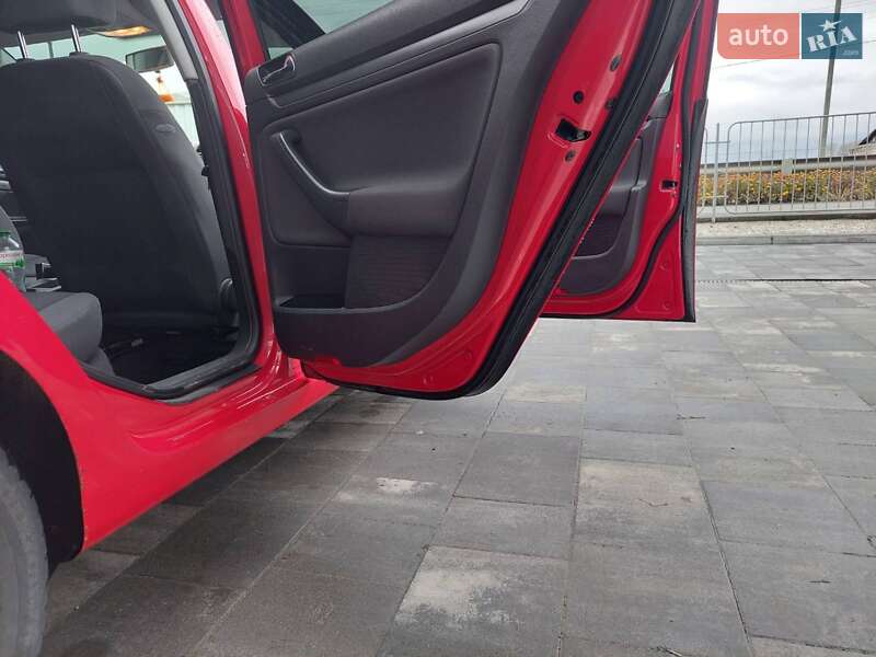 Хетчбек Volkswagen Golf 2004 в Летичіві фото 38 Хетчбек Volkswagen Golf 2004 в Летичіві