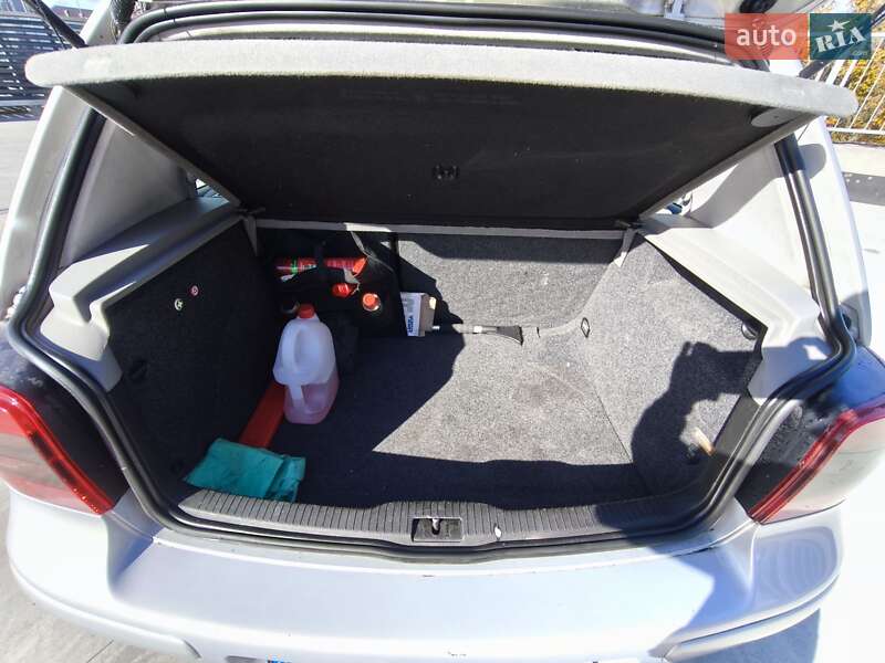 Хетчбек Volkswagen Golf 2000 в Києві