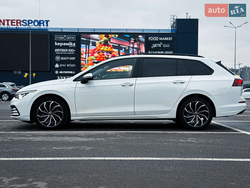 Універсал Volkswagen Golf 2021 в Києві