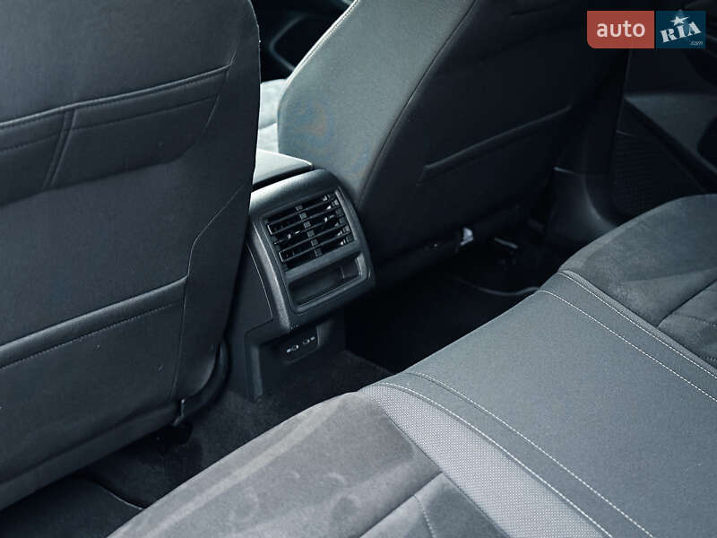 Універсал Volkswagen Golf 2021 в Києві