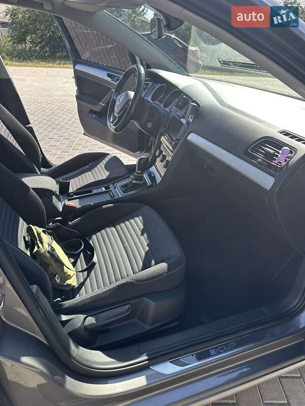 Хэтчбек Volkswagen Golf 2015 в Белой Церкви