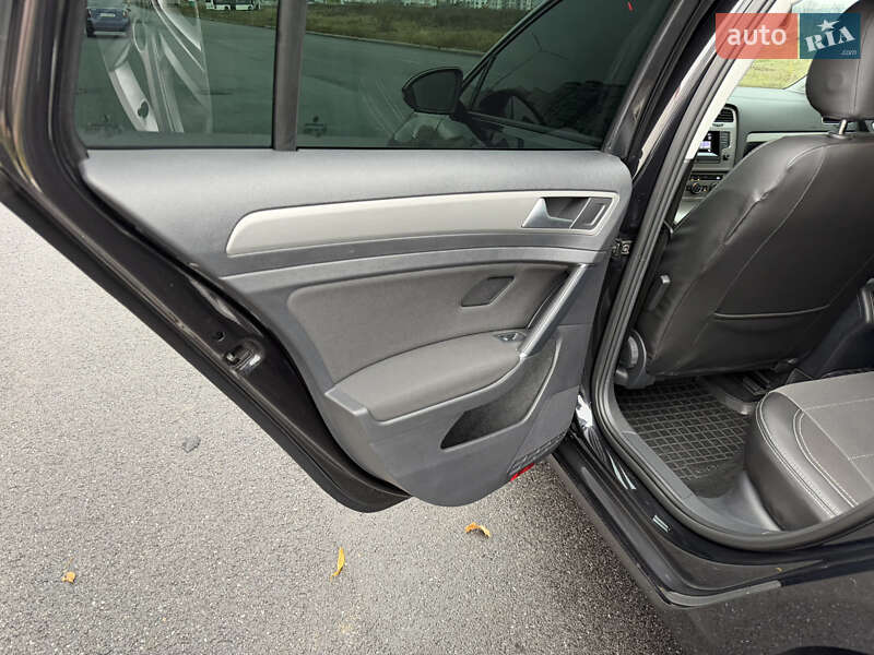 Универсал Volkswagen Golf 2015 в Виннице