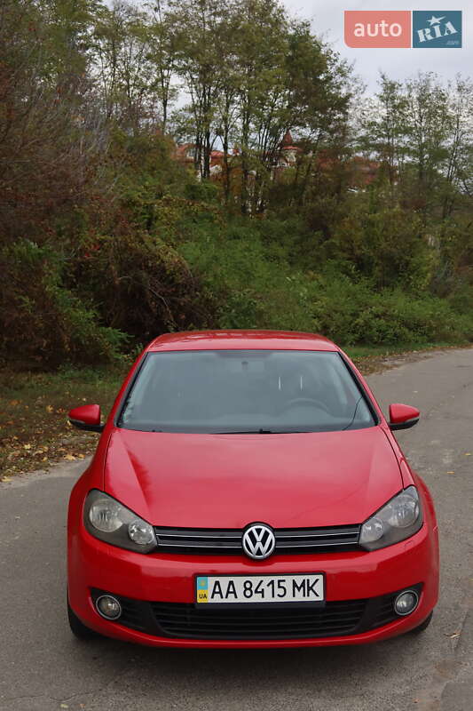 Хэтчбек Volkswagen Golf 2012 в Киеве