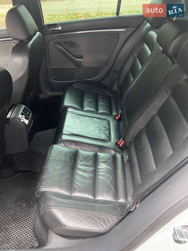 Хэтчбек Volkswagen Golf 2007 в Львове