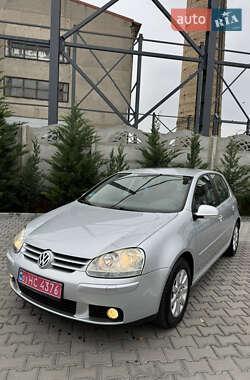 Хэтчбек Volkswagen Golf 2006 в Могилев-Подольске
