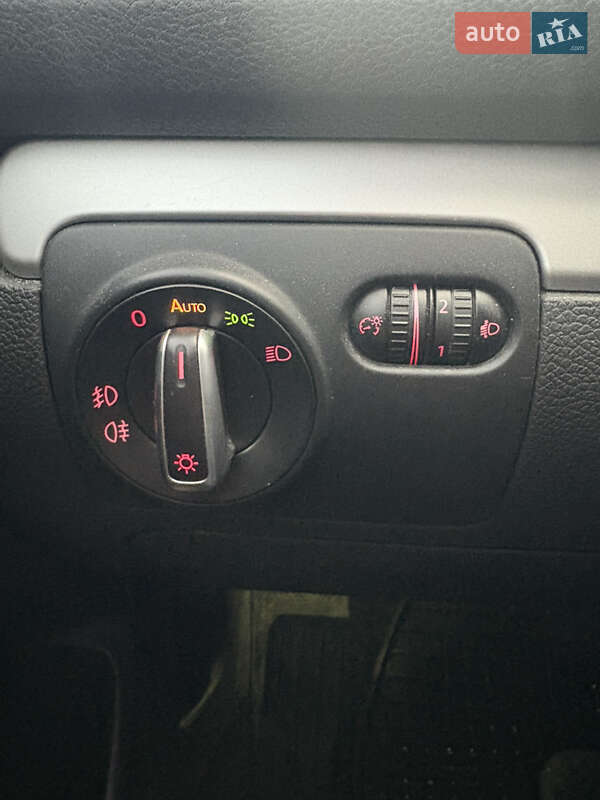 Универсал Volkswagen Golf 2011 в Звягеле