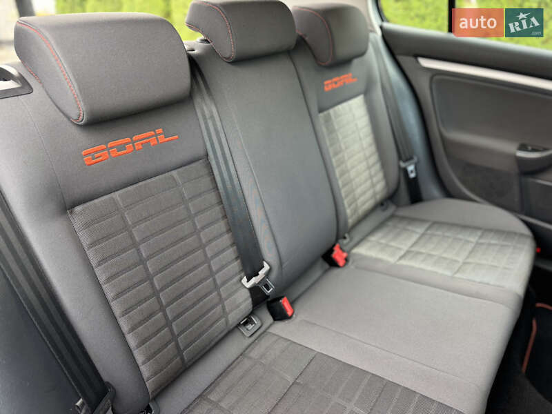 Хэтчбек Volkswagen Golf 2007 в Иршаве