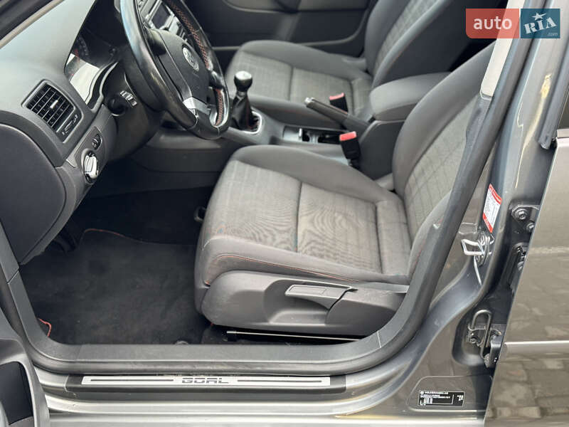 Хэтчбек Volkswagen Golf 2007 в Иршаве