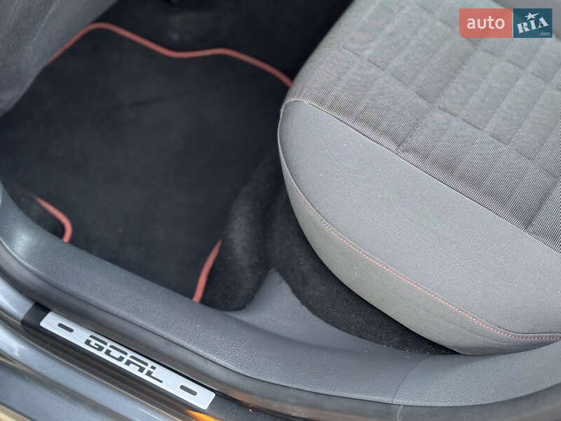 Хэтчбек Volkswagen Golf 2007 в Иршаве