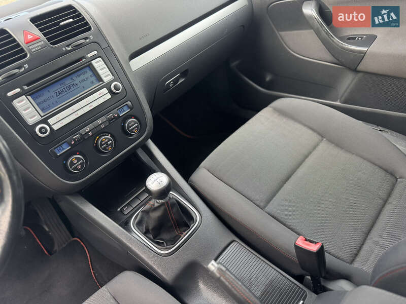 Хэтчбек Volkswagen Golf 2007 в Иршаве