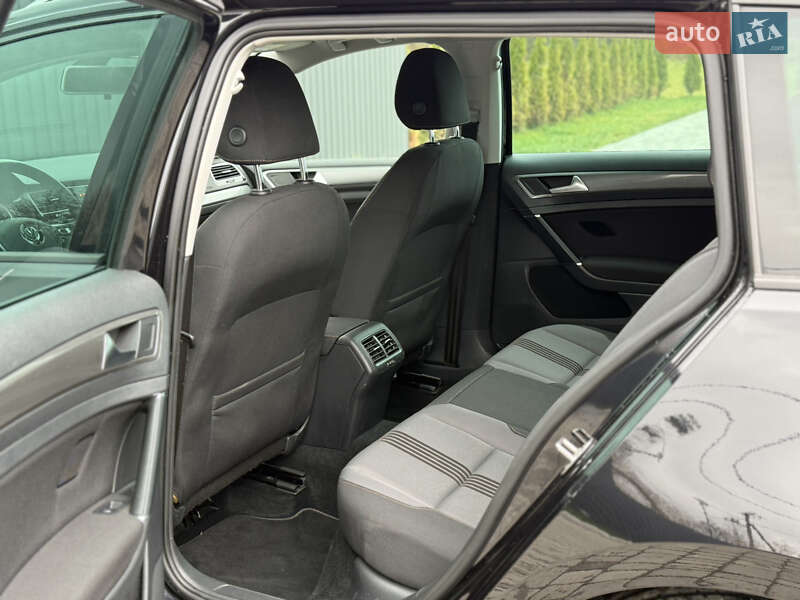 Универсал Volkswagen Golf 2016 в Львове