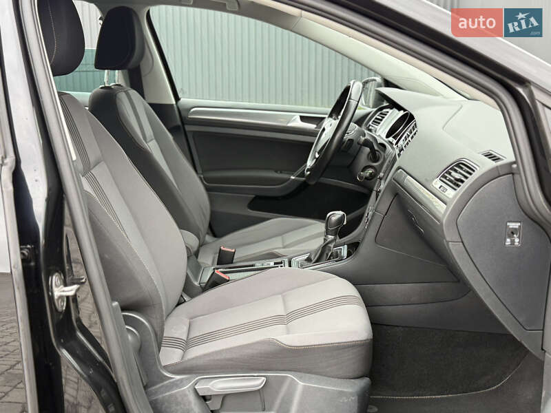 Универсал Volkswagen Golf 2016 в Львове