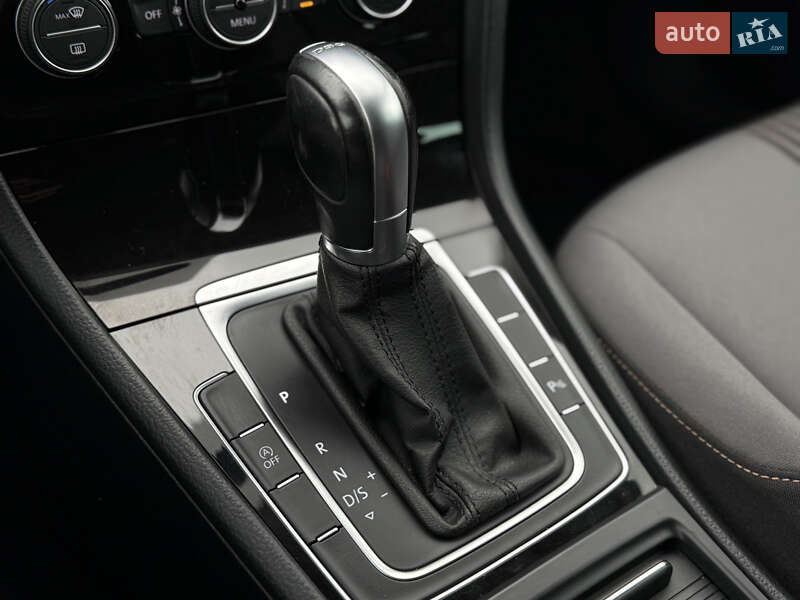 Универсал Volkswagen Golf 2016 в Львове