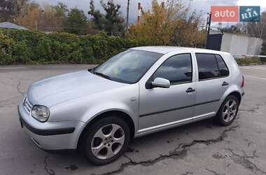 Хетчбек Volkswagen Golf 2001 в Києві