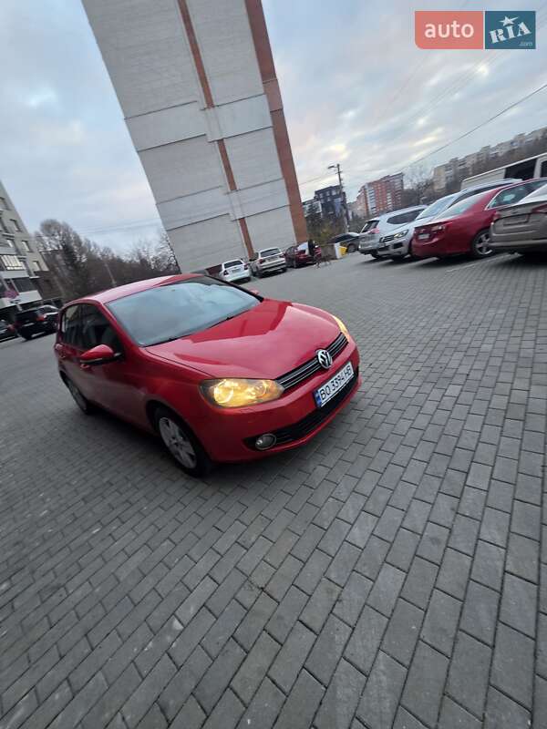 Хэтчбек Volkswagen Golf 2009 в Тернополе