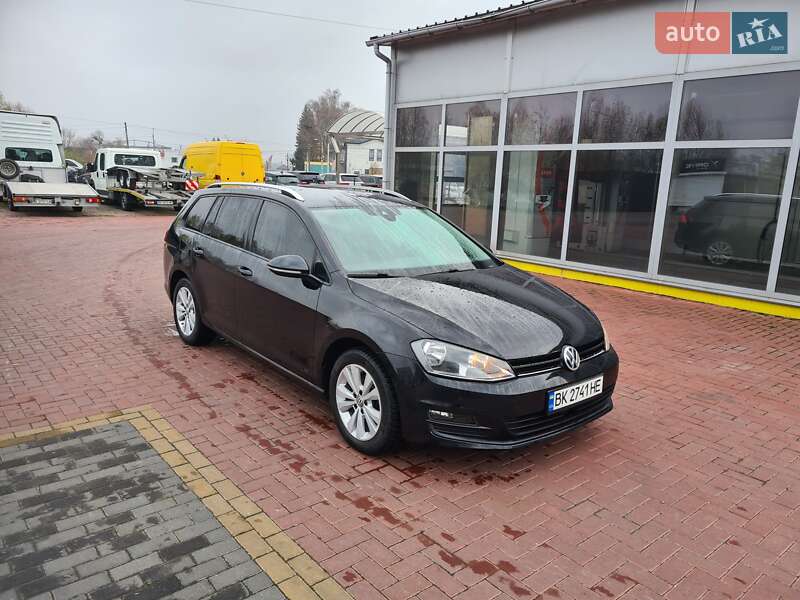 Универсал Volkswagen Golf 2017 в Ровно