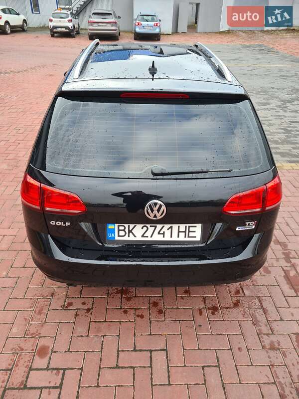 Универсал Volkswagen Golf 2017 в Ровно
