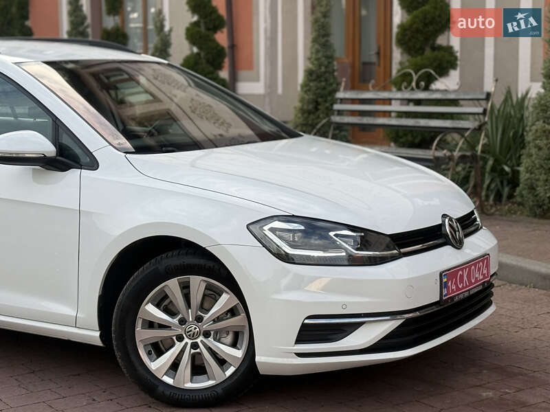 Універсал Volkswagen Golf 2017 в Стрию