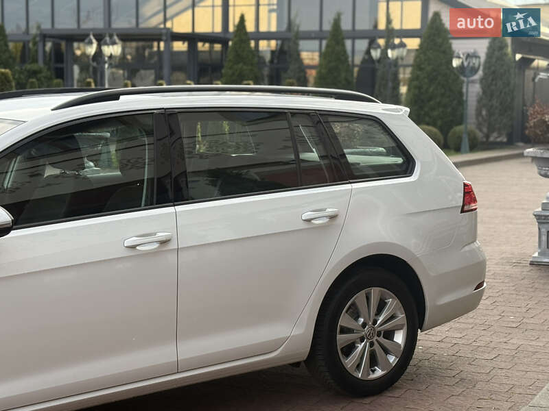 Універсал Volkswagen Golf 2017 в Стрию