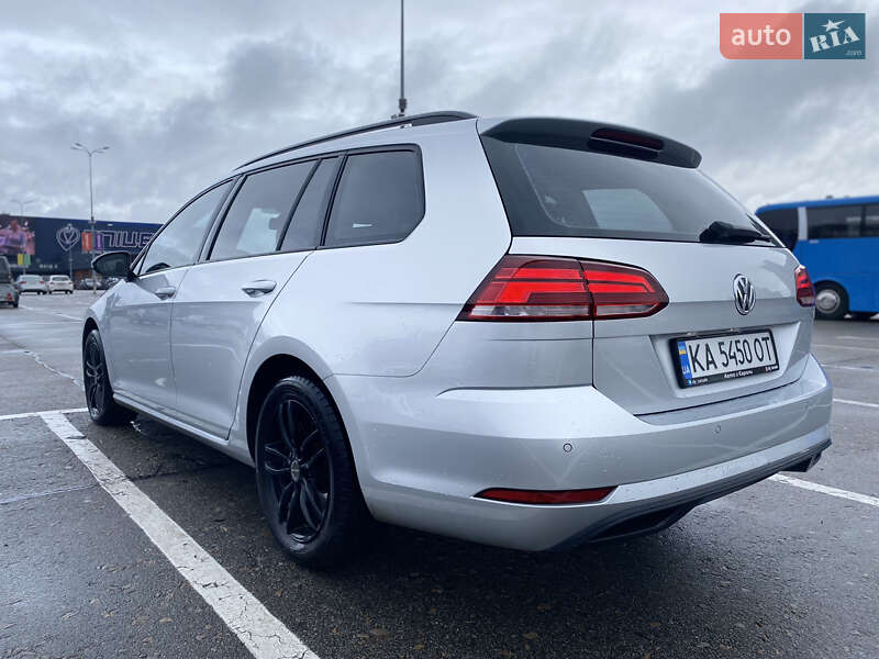Універсал Volkswagen Golf 2018 в Києві
