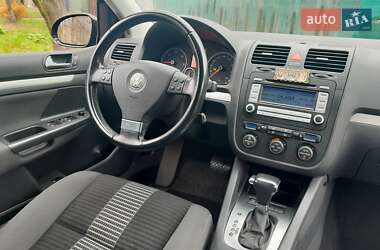 Хэтчбек Volkswagen Golf 2008 в Киеве
