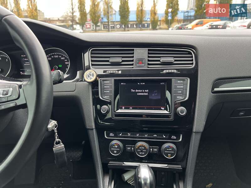 Хетчбек Volkswagen Golf 2013 в Києві