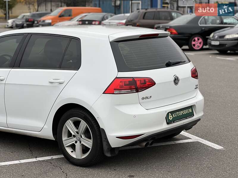 Хетчбек Volkswagen Golf 2013 в Києві
