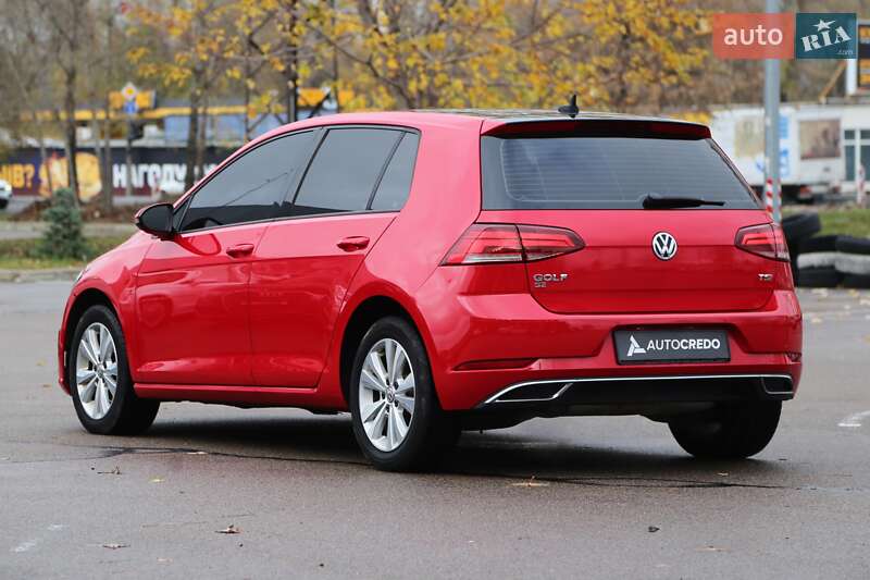 Хетчбек Volkswagen Golf 2017 в Києві