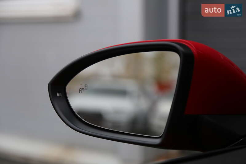 Хетчбек Volkswagen Golf 2017 в Києві