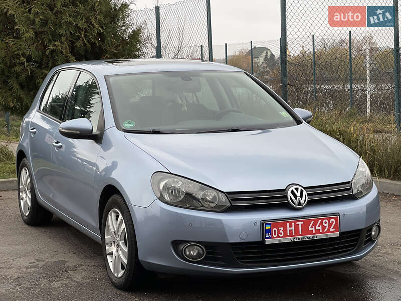 Хэтчбек Volkswagen Golf 2009 в Ровно