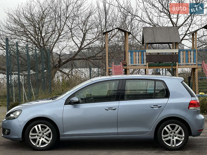 Хэтчбек Volkswagen Golf 2009 в Ровно