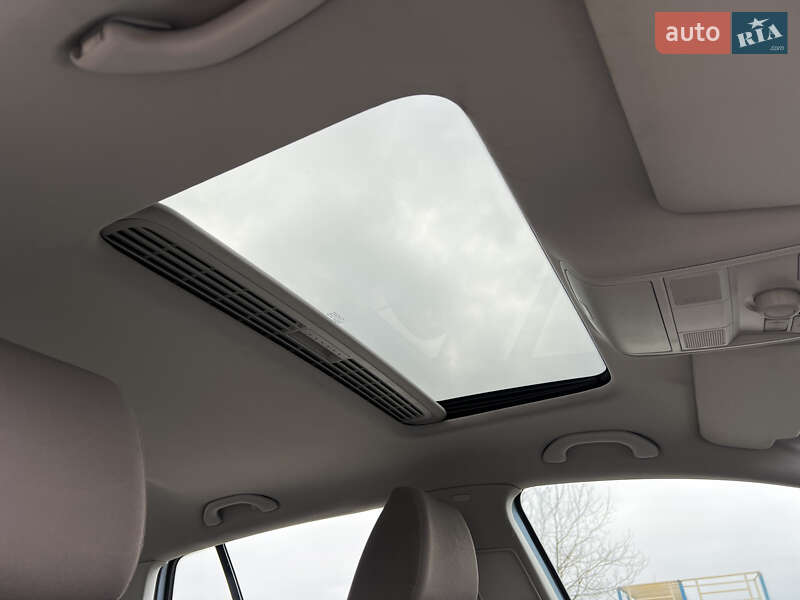 Хэтчбек Volkswagen Golf 2009 в Ровно