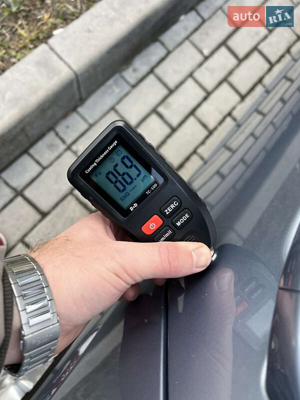 Хэтчбек Volkswagen Golf 2009 в Ровно