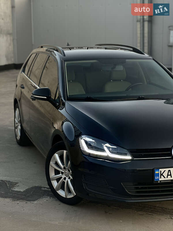 Универсал Volkswagen Golf 2015 в Киеве