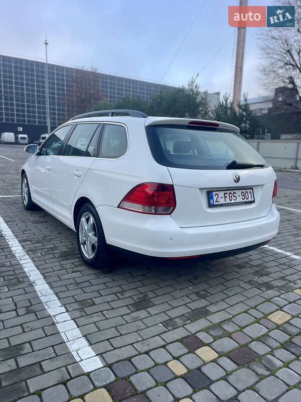 Універсал Volkswagen Golf 2009 в Луцьку