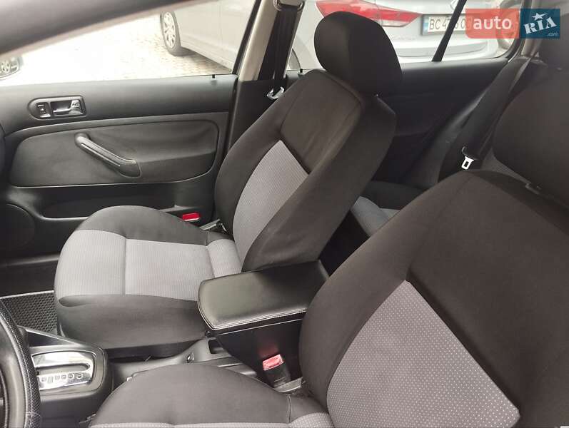 Хэтчбек Volkswagen Golf 2002 в Кривом Роге