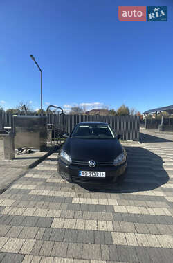 Хетчбек Volkswagen Golf 2010 в Сваляві