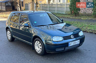 Хэтчбек Volkswagen Golf 2001 в Кицмани