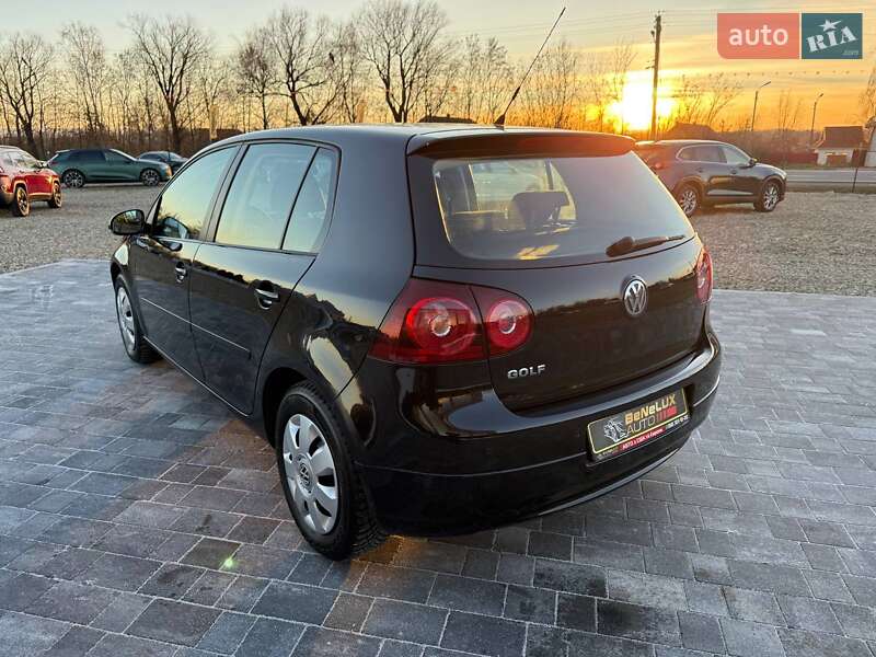 Хэтчбек Volkswagen Golf 2008 в Коломые